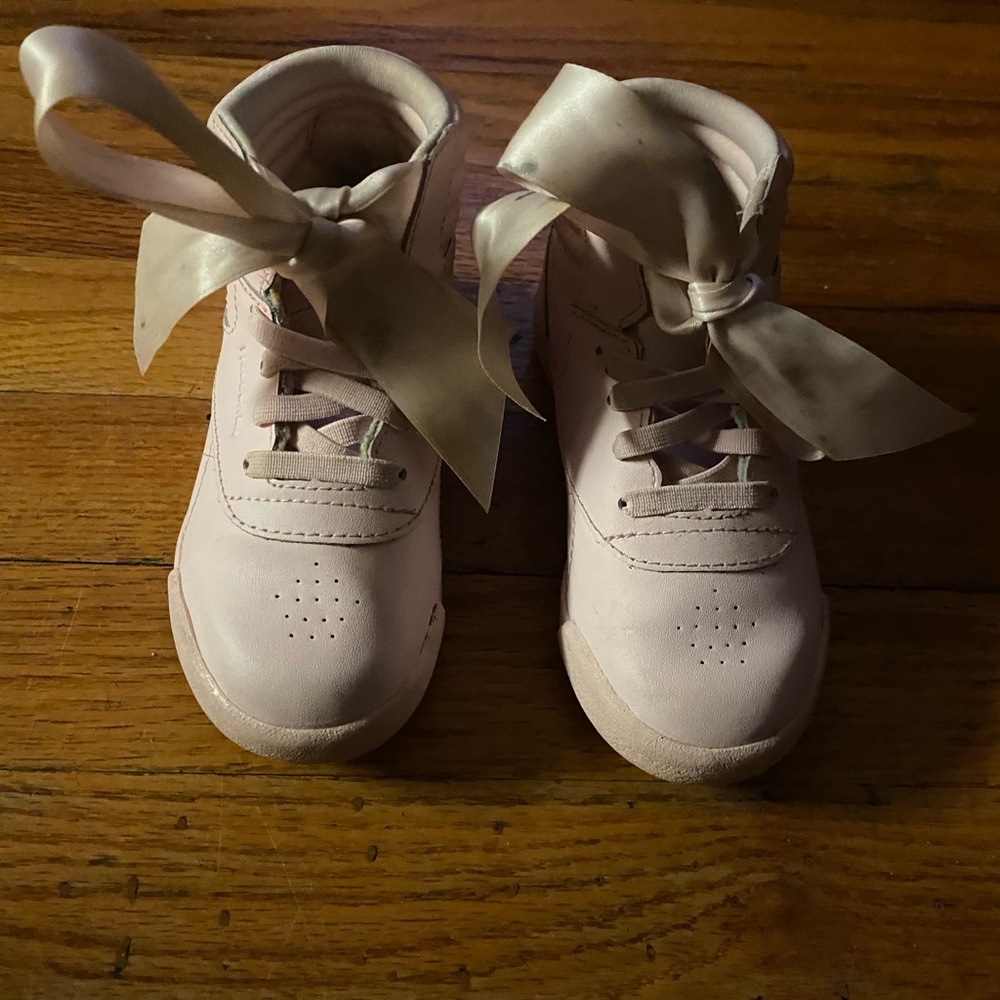 Pink girls Reebok - Picture 2 of 3